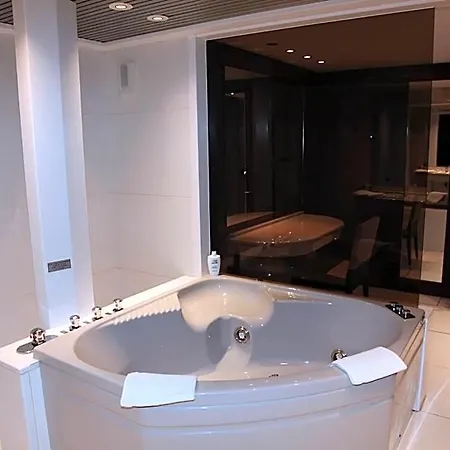 Hotel Amiraute Golf Deauville 3*