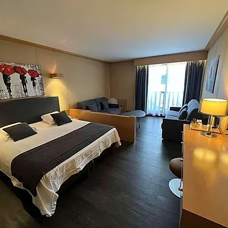 Amiraute Golf Deauville 3*