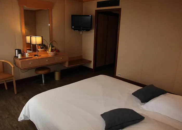 Hotel Amirauté Golf Deauville 3*