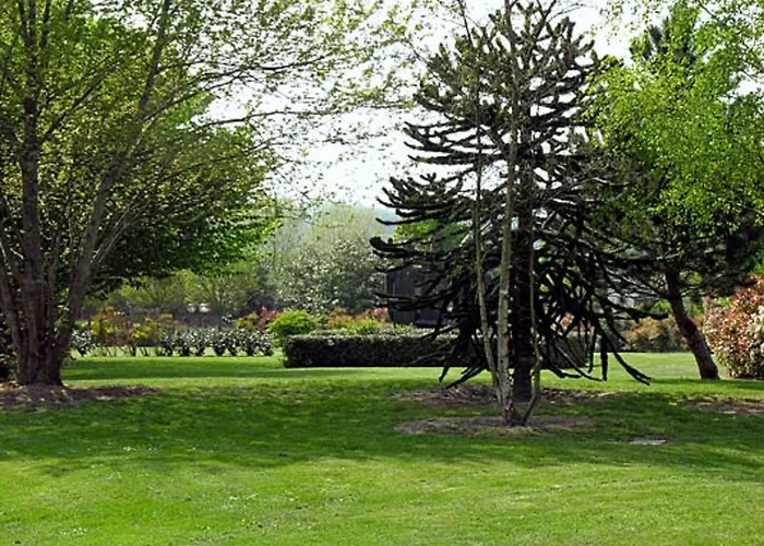 Hotel Amirauté Golf Deauville 3*